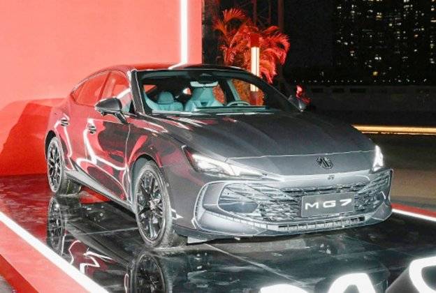 11.69萬起 2026款MG7正式上市 2.0T動力 6.5秒破百